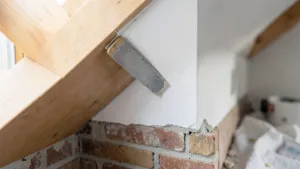 ścianką kolankowa jak wykończyć